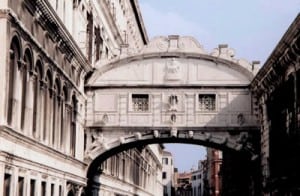 Brug der Zuchten in Venetie hersteld