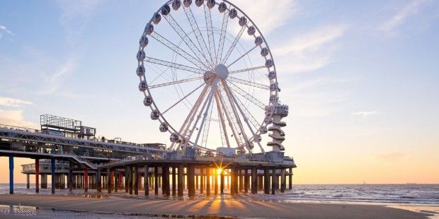 Reuzenrad op pier in Scheveningen geopend