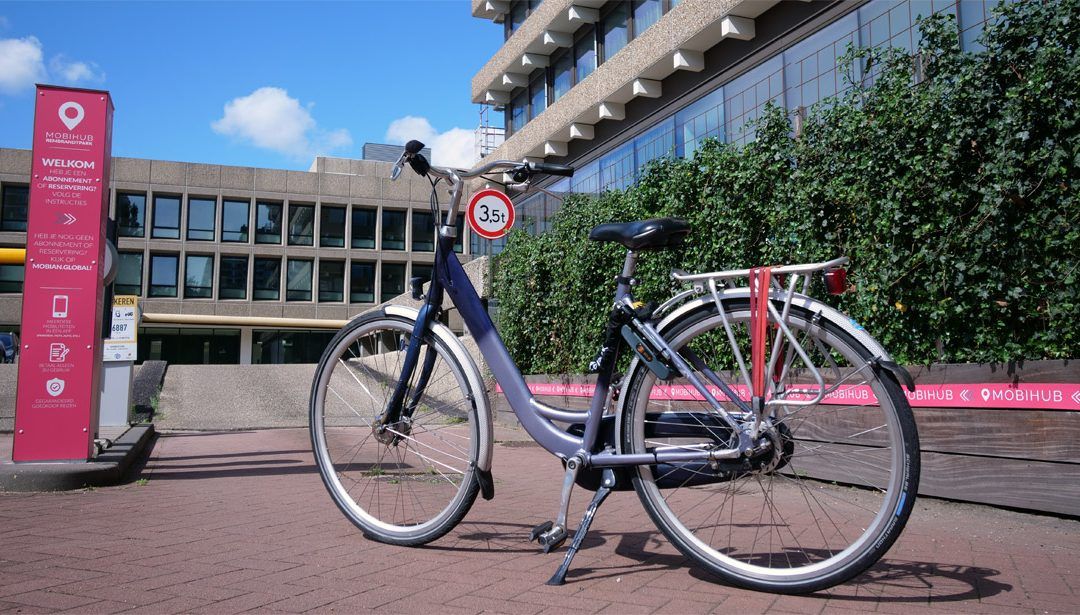 Parkeer gratis je auto in Amsterdam bij het huren van een fiets